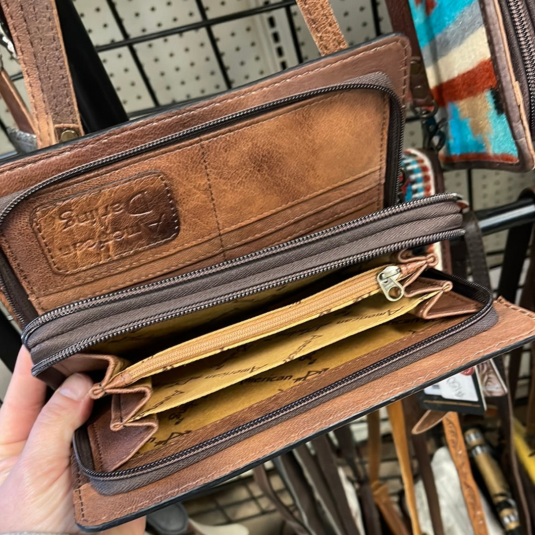 The Lainey Organizer Wallet